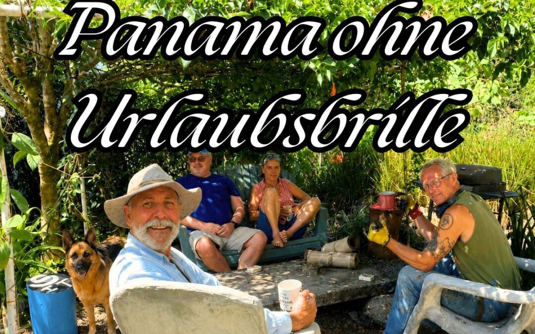 Menschen sitzen gemeinsam mit Hund im Garten der Panama Community in Palmira bei Boquete und erleben den Alltag im Hochland von Panama.